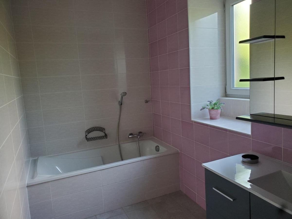 Les Fontaines Villa Laives Luaran gambar
