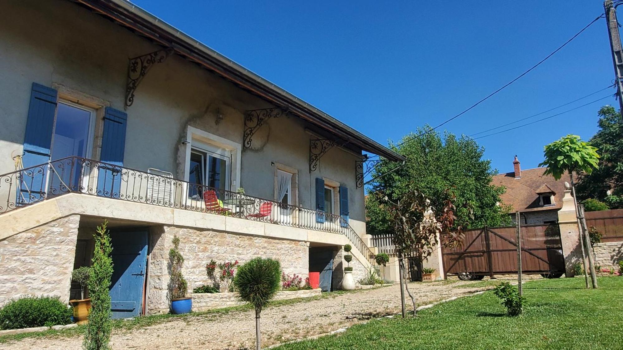 Les Fontaines Villa Laives Luaran gambar